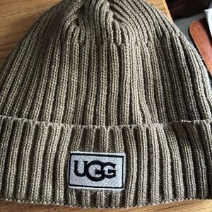 UGG Men's Khaki Ribbed Beanie